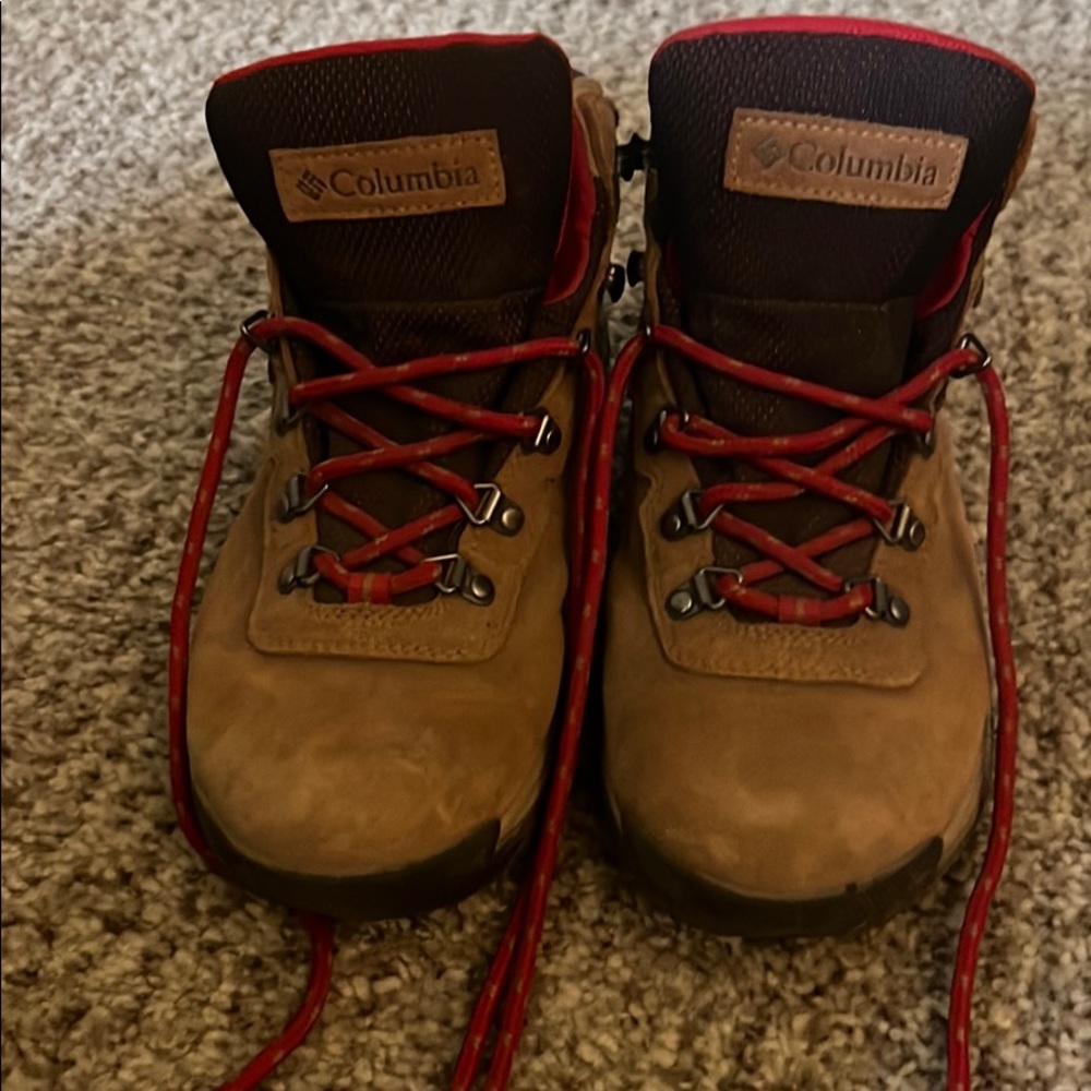 Columbia hiking boots